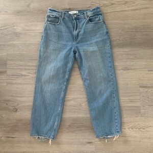 Abercrombie & Fitch Ultra High Rise Ankle Straight Jean Women’s Size 8 Short